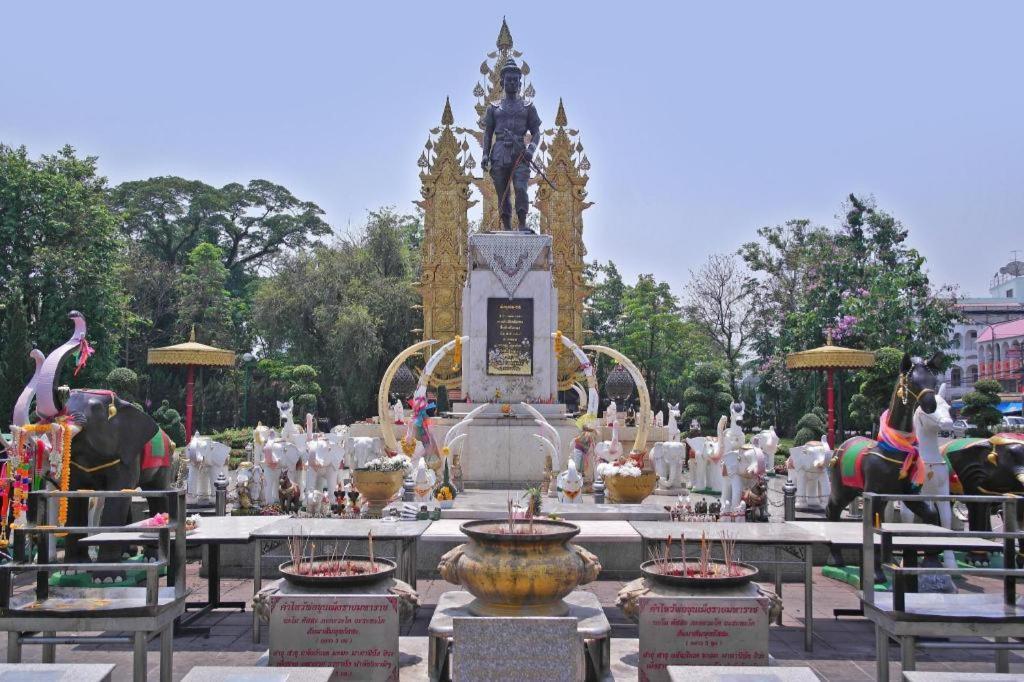 Meesuk ChiangRai Hotel, SHA Certified Chiang Rai Bagian luar foto