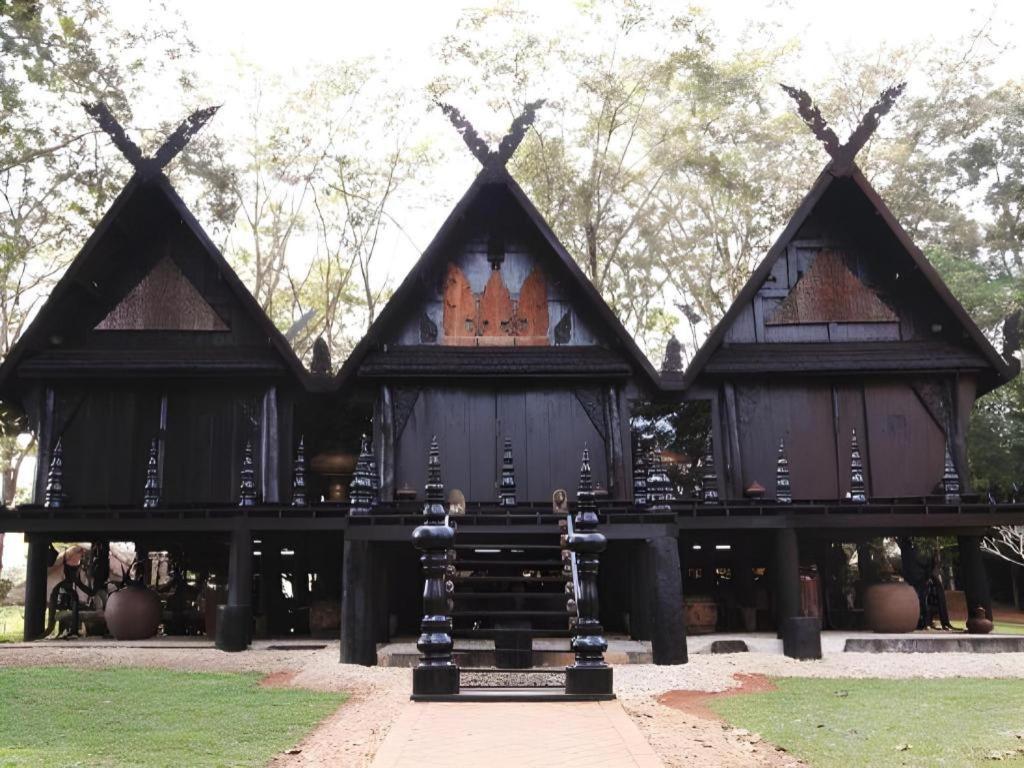 Meesuk ChiangRai Hotel, SHA Certified Chiang Rai Bagian luar foto